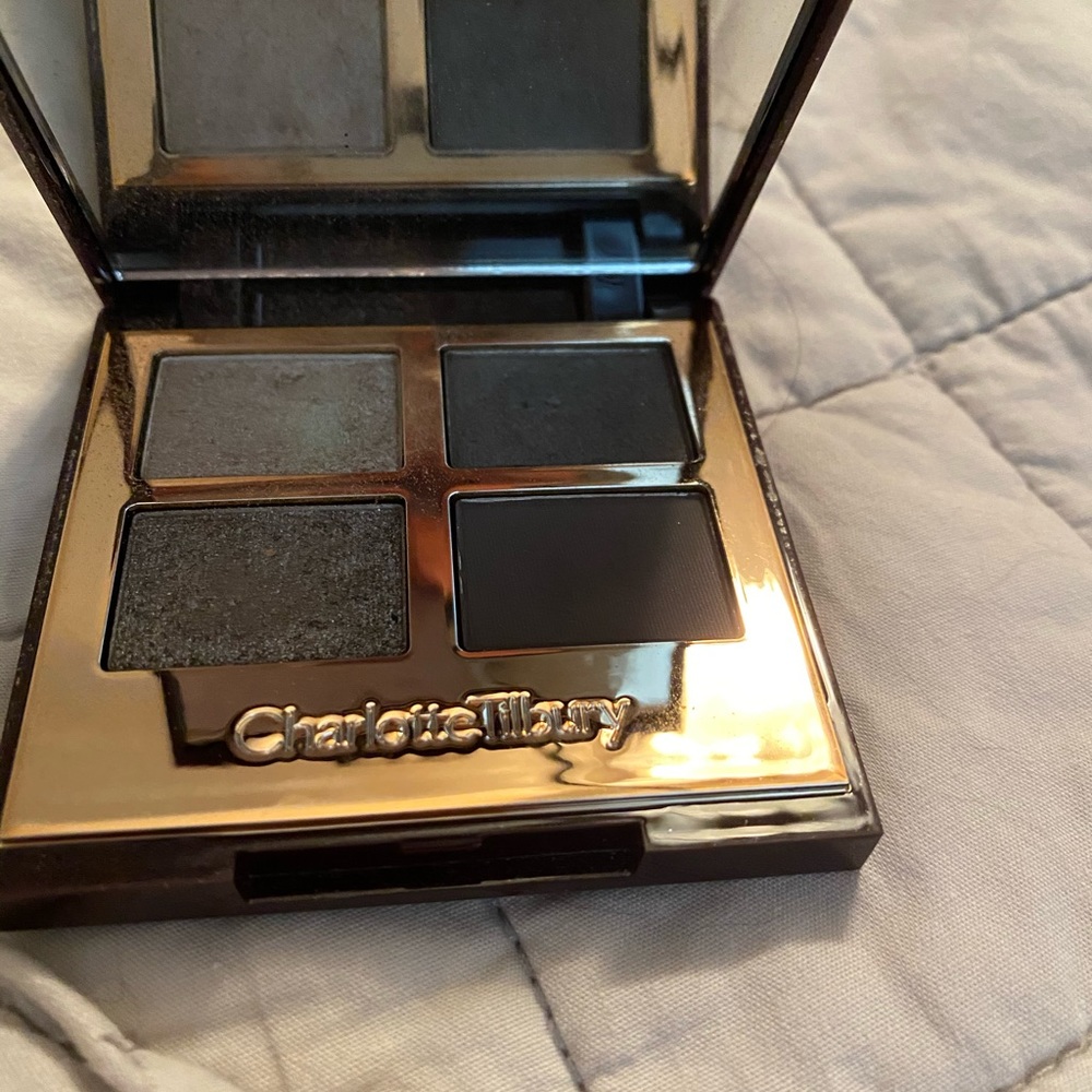 Charlotte Tilbury Eye shadow pallet